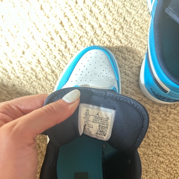 Jordan 1 Low UNC - Picture 6 of 6
